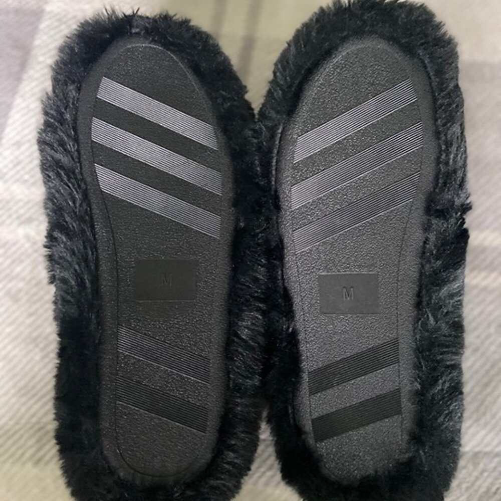 PINK Slippers - Picture 2 of 5